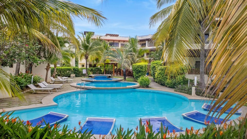 The Sky Deck Condo 2bed25bath House in Coco
