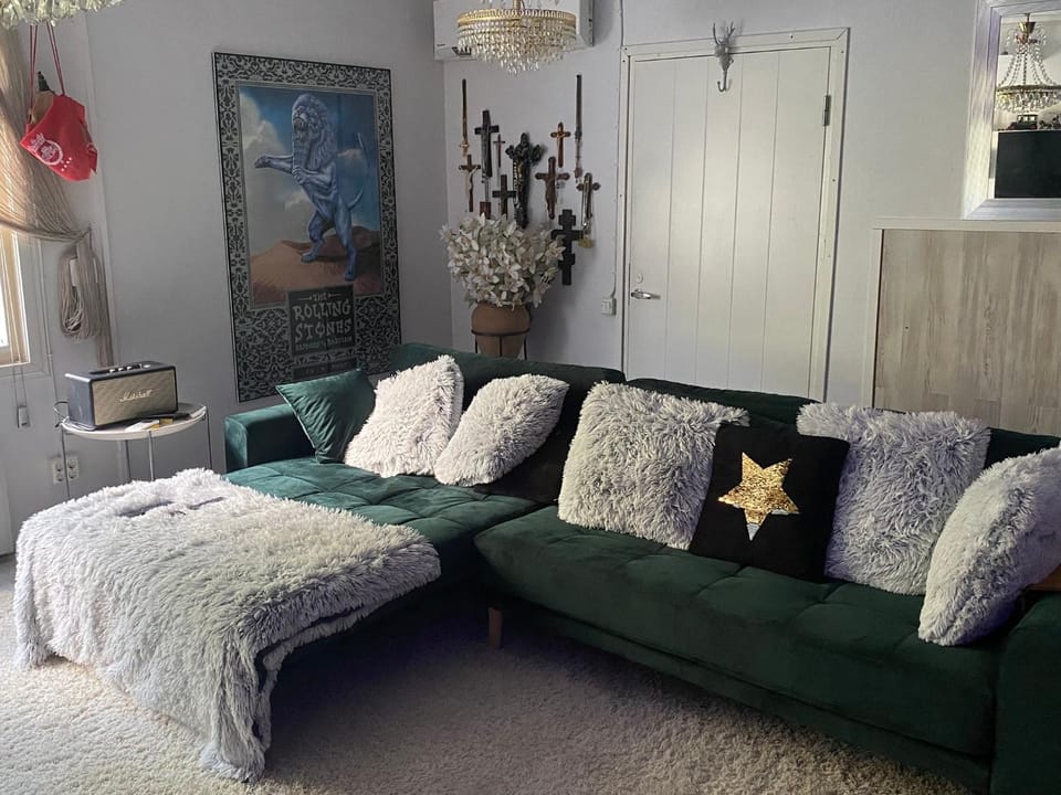 TV and multimedia, Living room, Photo of the whole room, Seating area