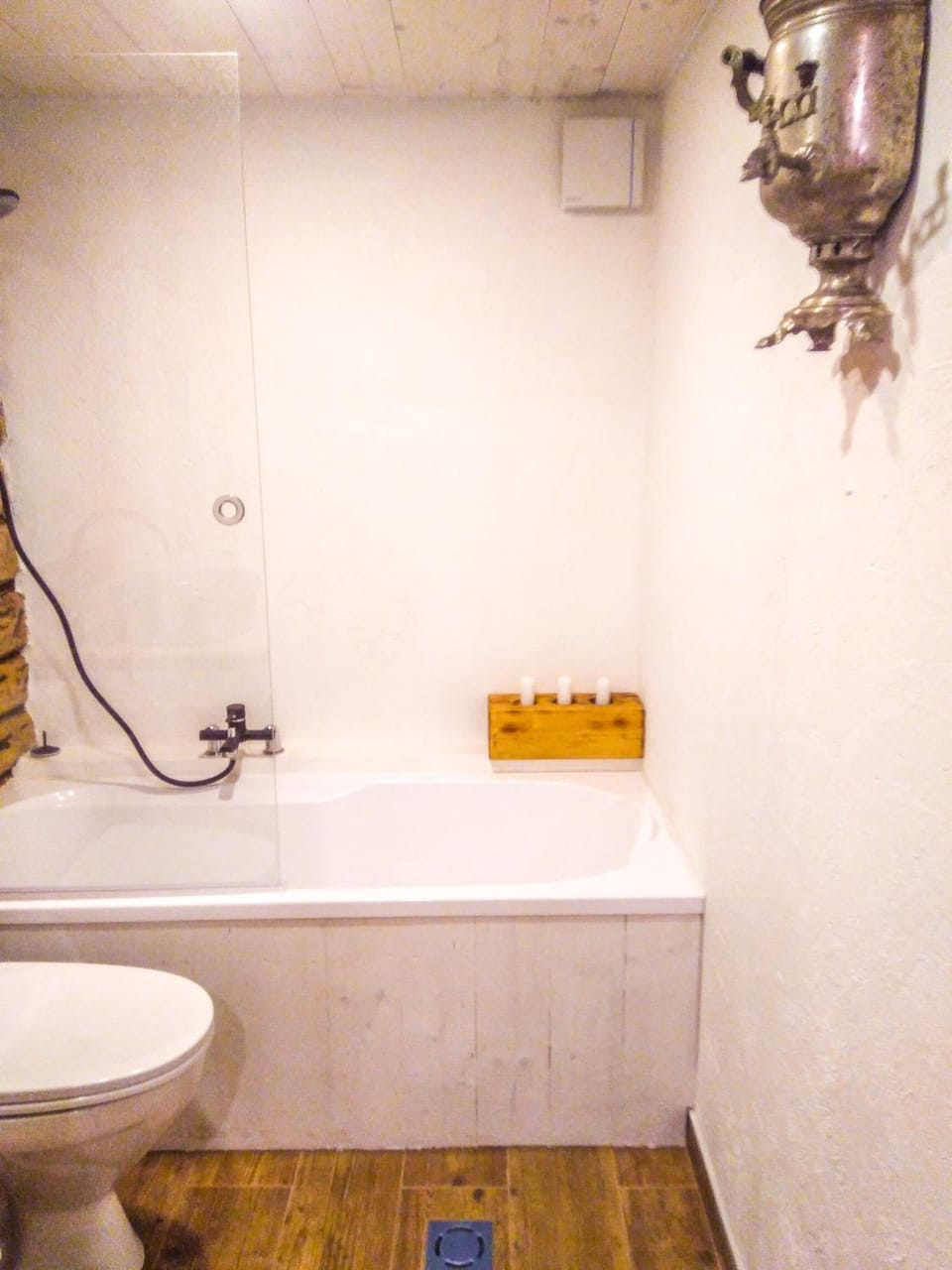 Shower, Toilet, Bathroom, Bathroom, Bath