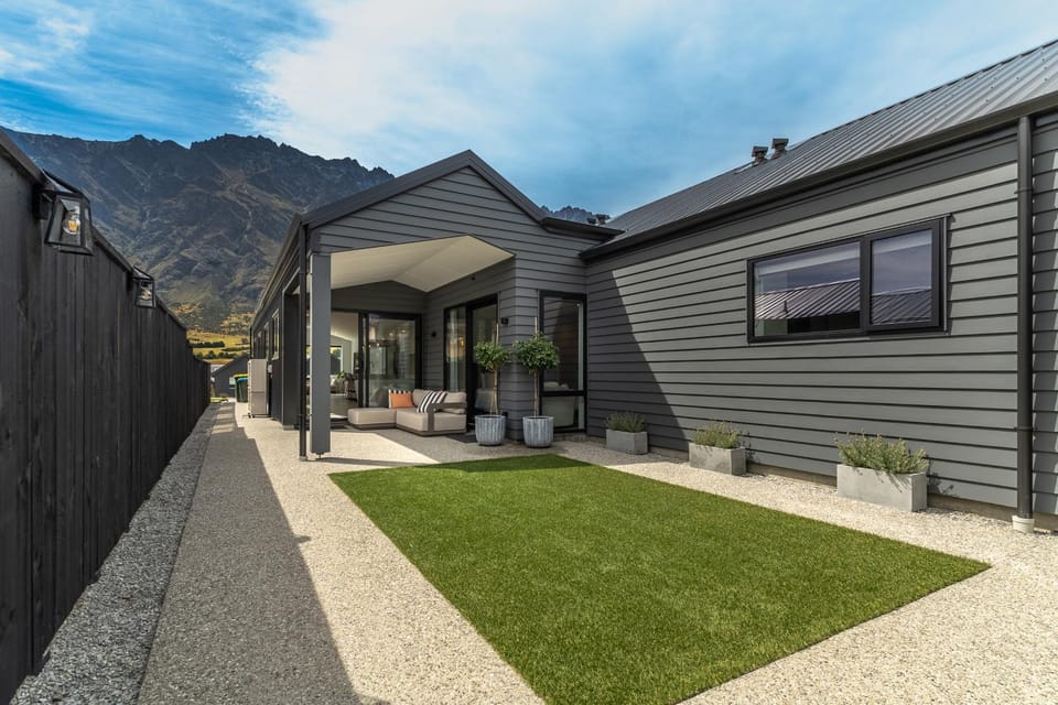 Property building, Natural landscape, Garden view, Mountain view