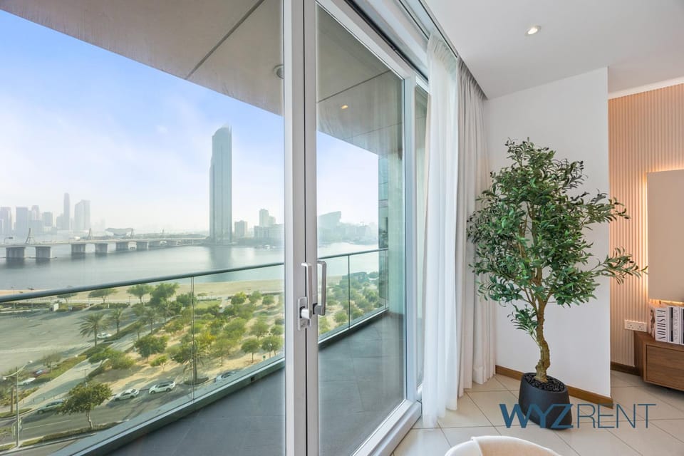 View (from property/room), Balcony/Terrace, Beach, City view