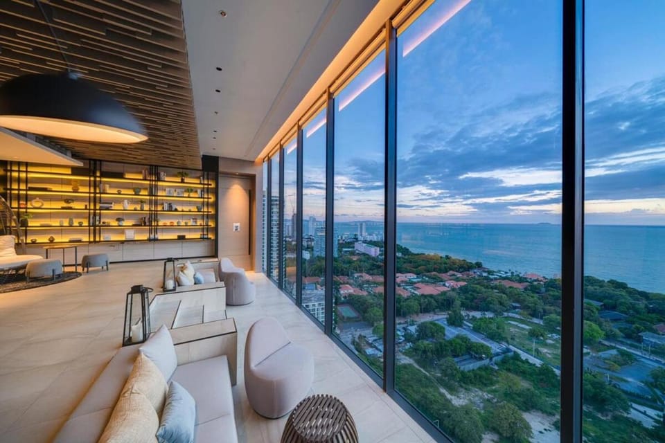 Pattaya Top Sea View Luxury Escape Apartment in Pattaya City