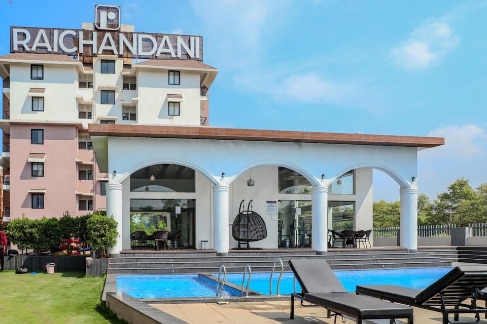 Property building, Swimming pool