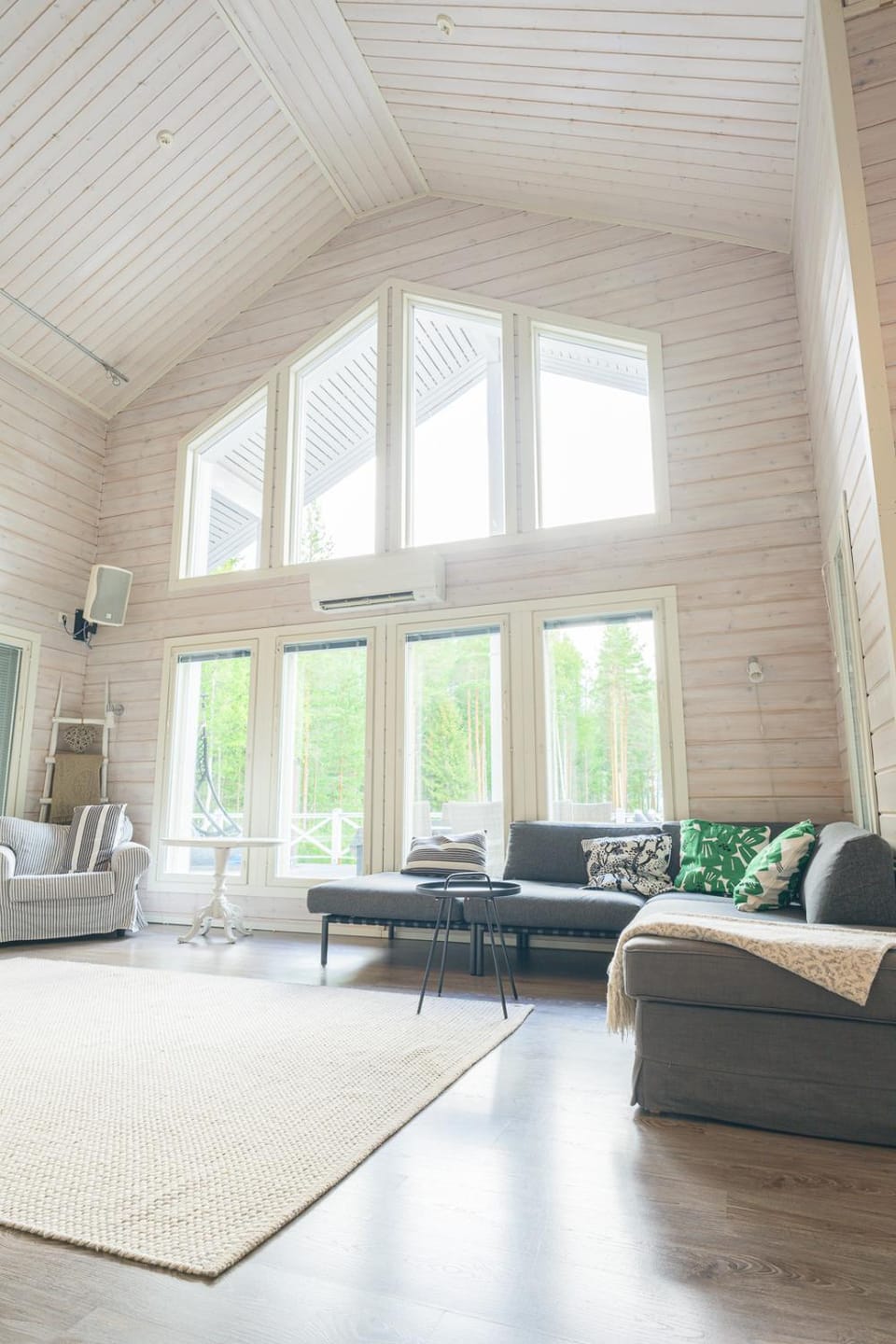 Living room, Seating area