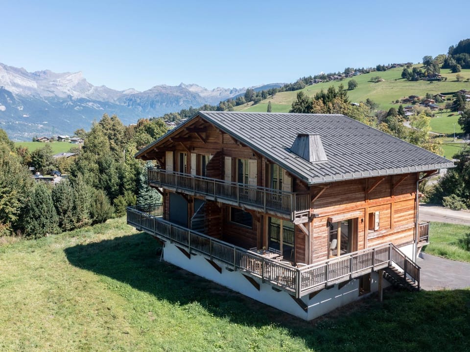 Property building, Natural landscape, Mountain view
