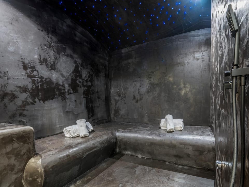 Steam room