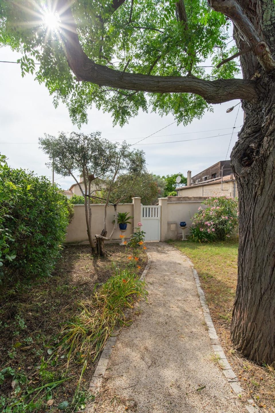 Villa "les Jardins de l'Agdal" située proche Montpellier PARKING privatif Villa in Castelnau-le-Lez