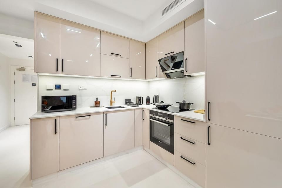 FIRST CLASS 2BR Luxury Marina Bliss Apartment in Dubai