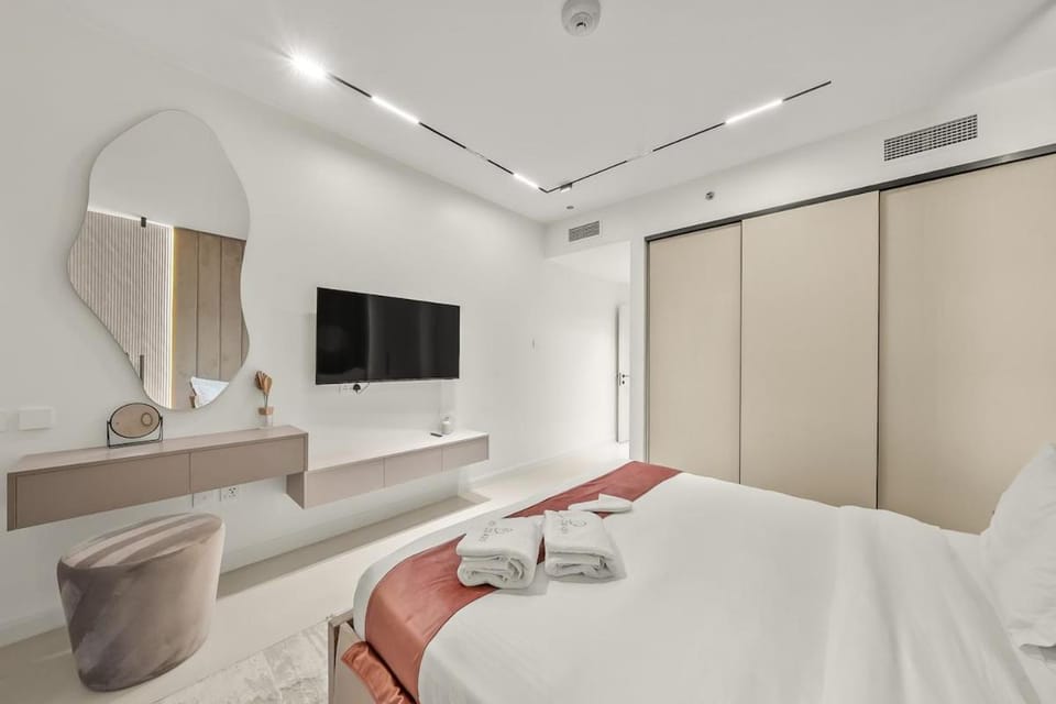 FIRST CLASS 2BR Luxury Marina Bliss Apartment in Dubai