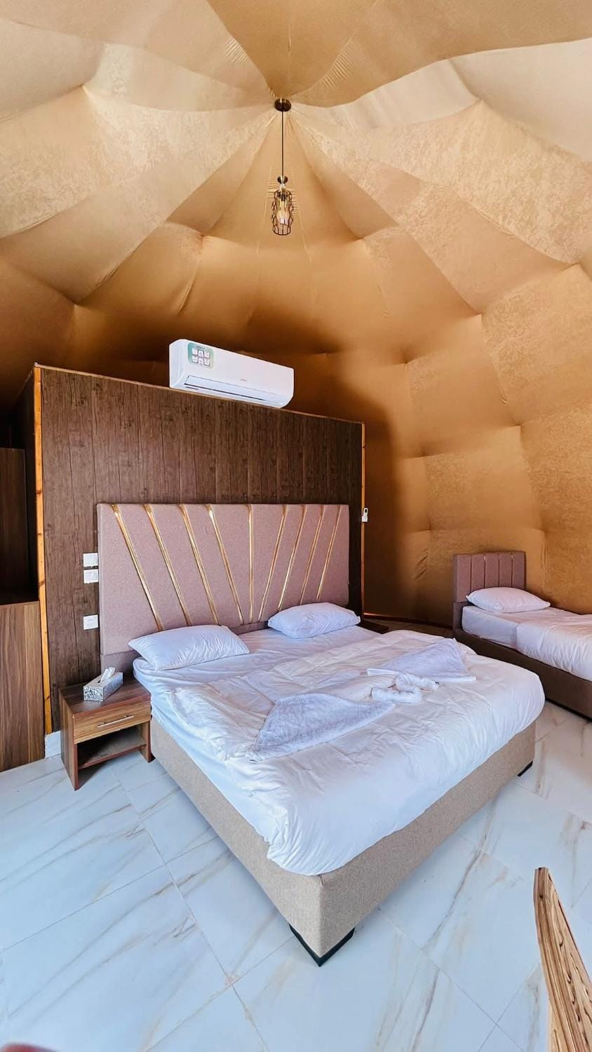 Bed, Photo of the whole room, Bedroom, internet, wardrobe, air conditioner