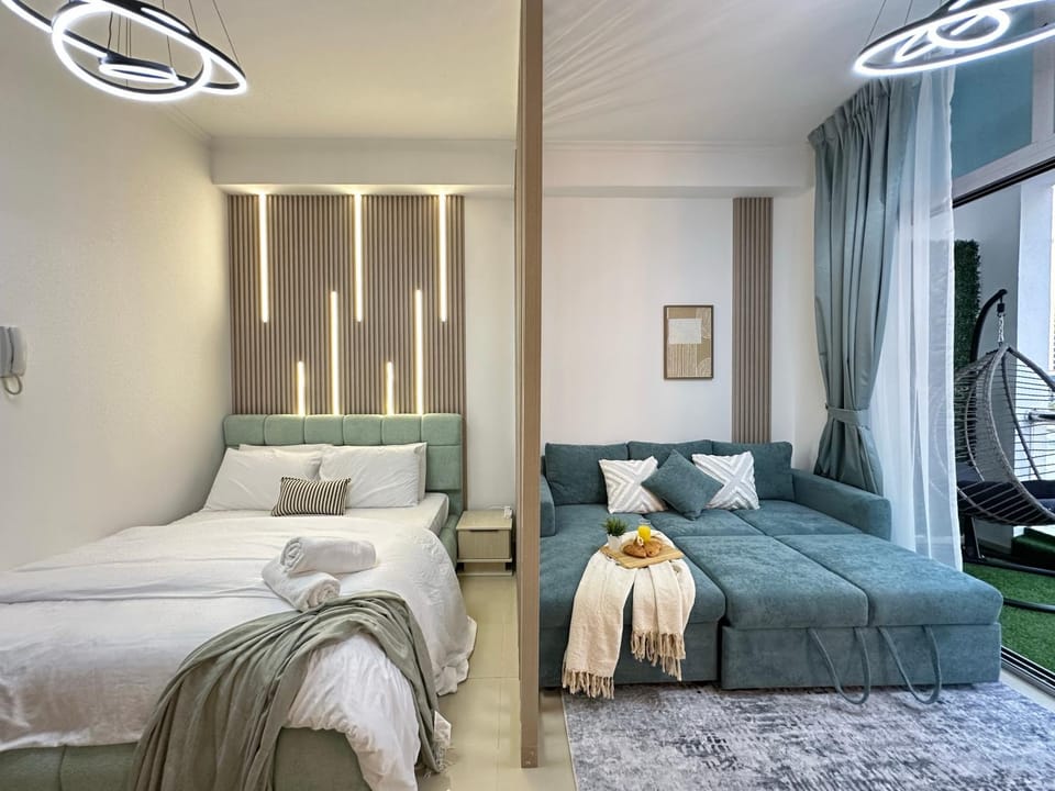 Minimalist Studio with Amazings Marina Canal Views Apartment in Dubai