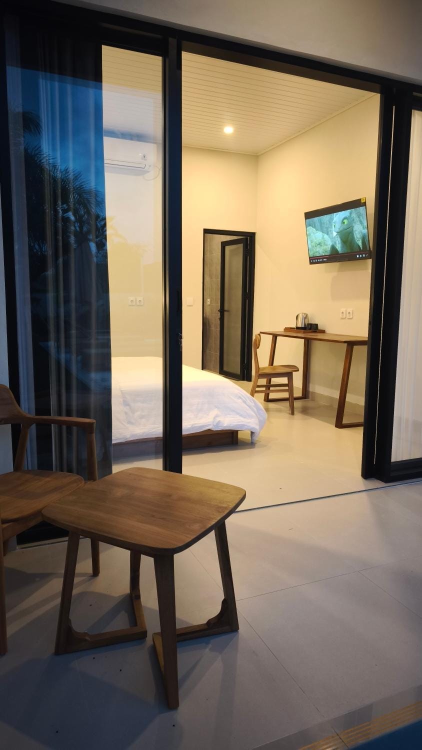 TV and multimedia, Photo of the whole room, Bedroom