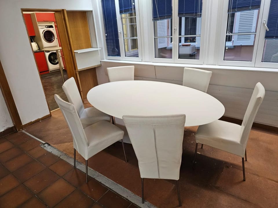 Privat Grosse Zimmer -Mars- mit gemeinsamer Küche und Bad in Altstadt Chur Bed and Breakfast in Chur