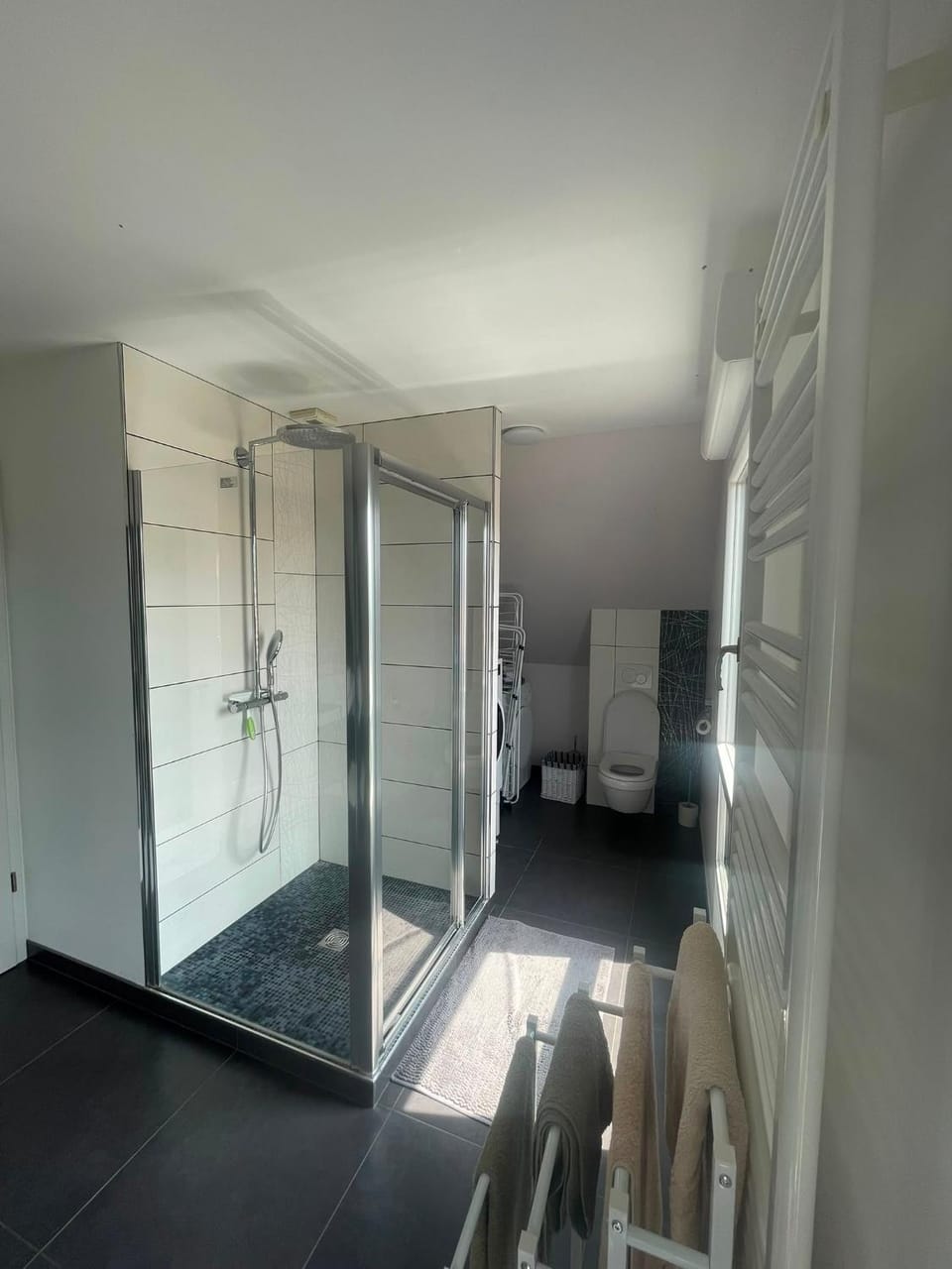Élégantes chambres et salle de bain privée Vacation rental in Switzerland