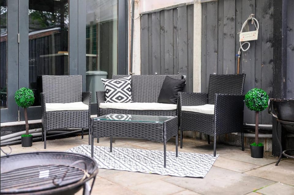 Patio, Day