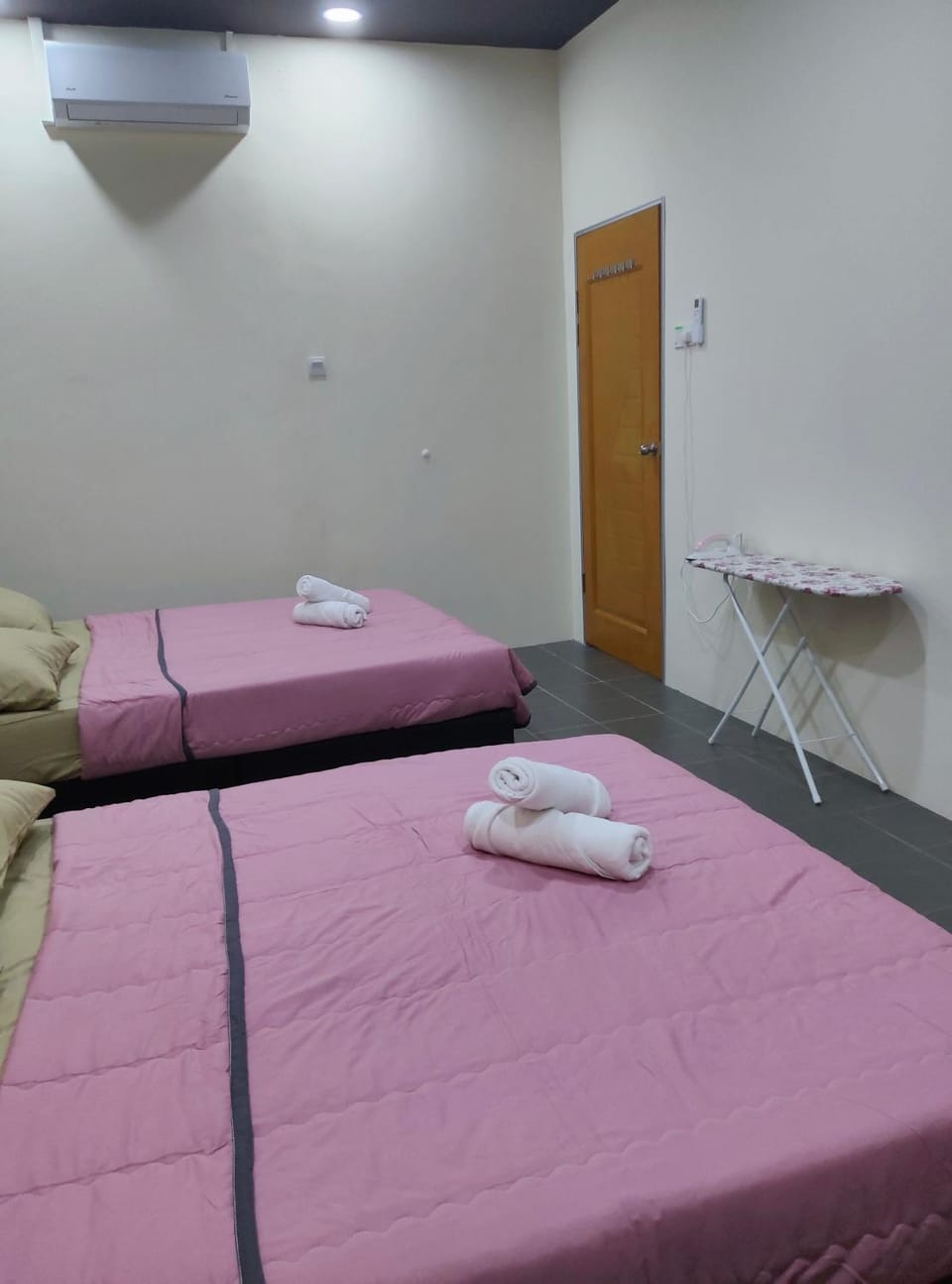 GURNEY DRIVE Family-friendly Cozy Retreat 2-6 pax House in George Town