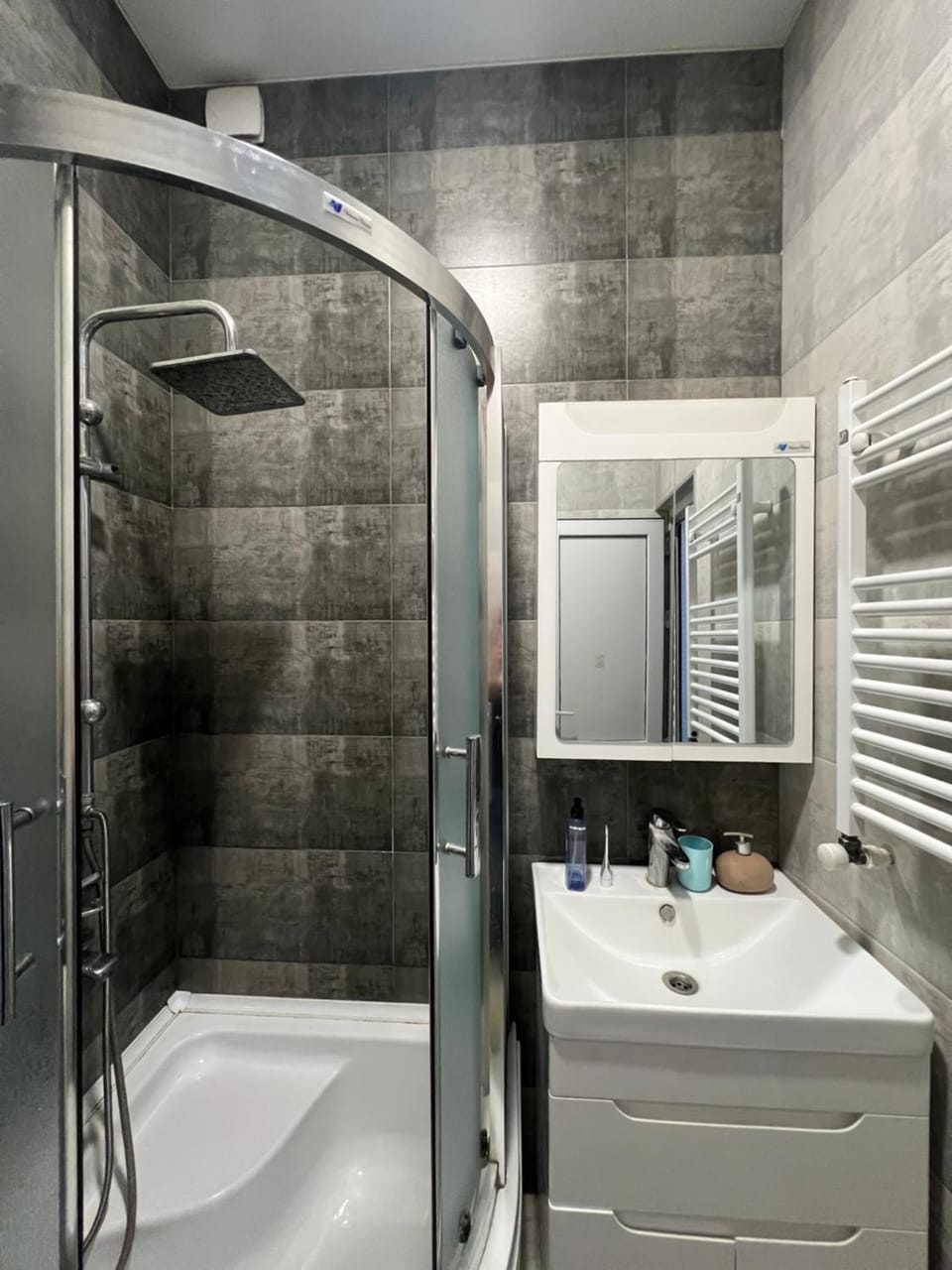 Shower, Bathroom, towels