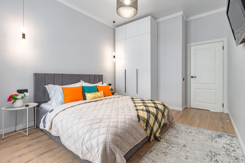 Bed, TV and multimedia, Photo of the whole room, Bedroom, wardrobe