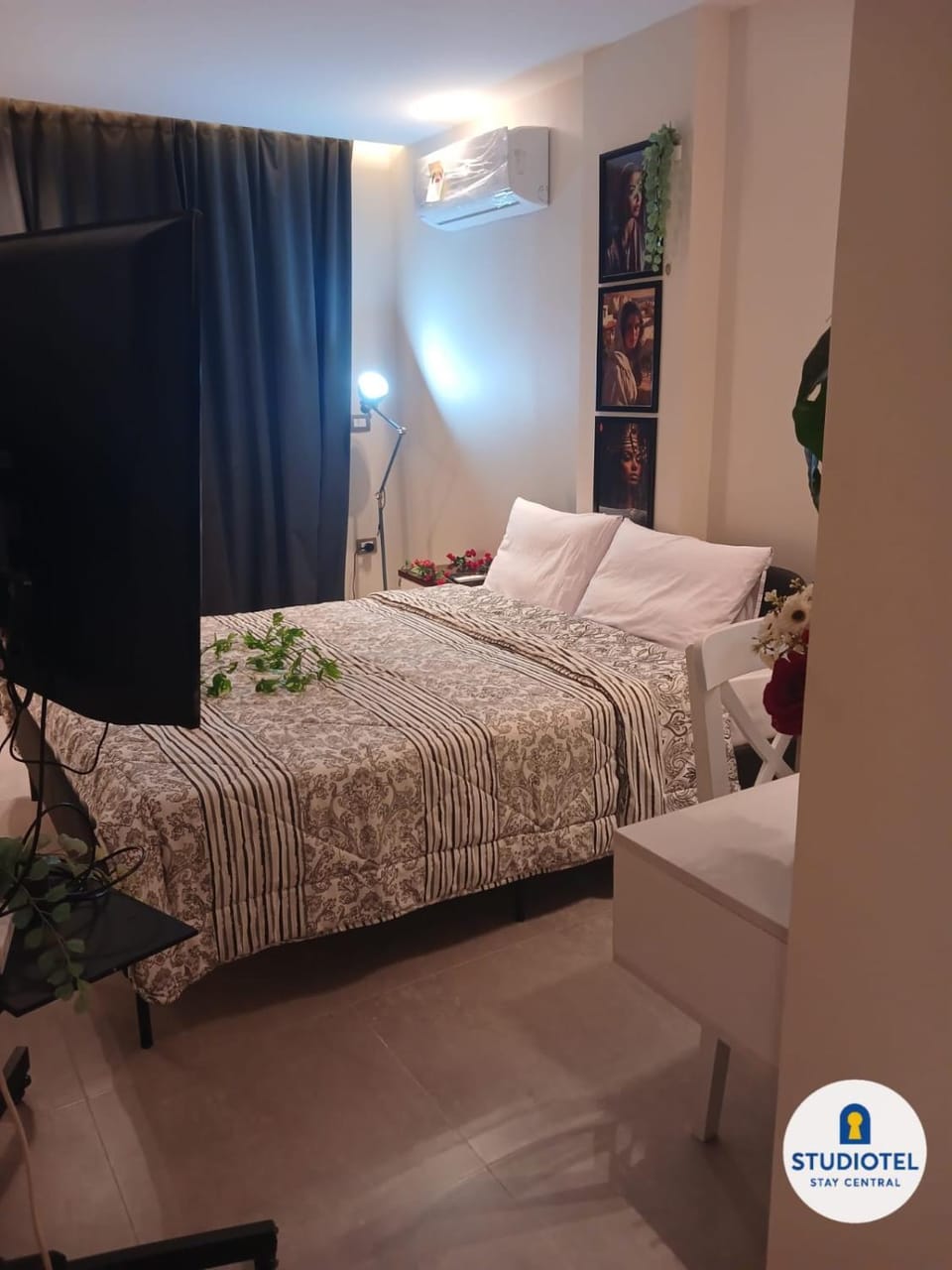 Photo of the whole room