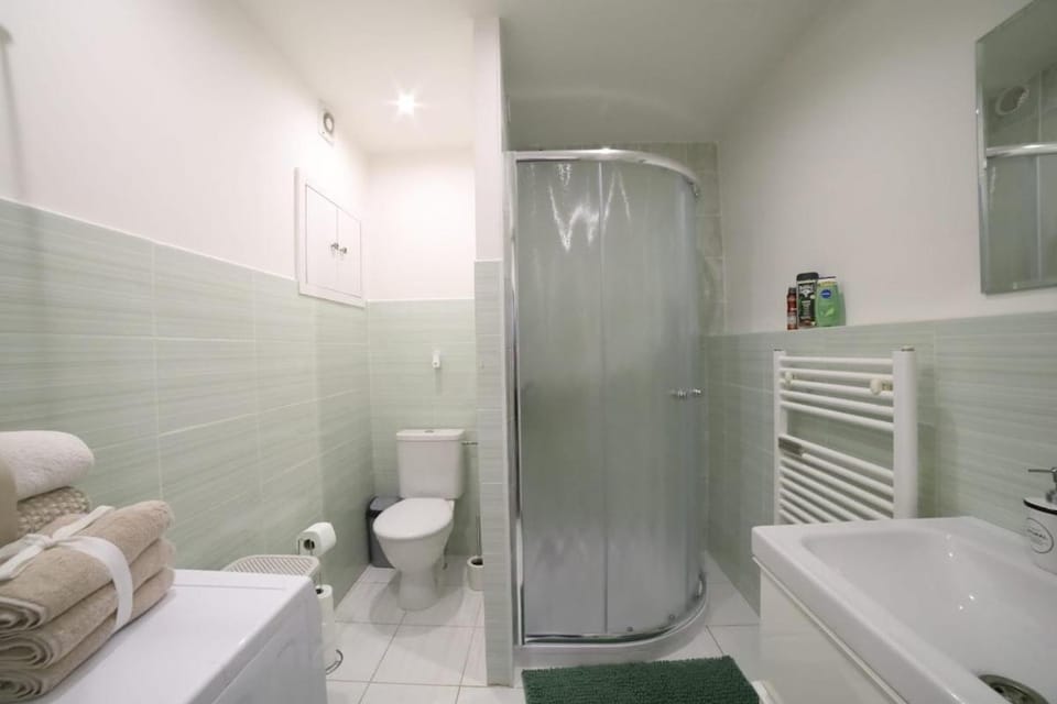 Bright & Cozy! Xbox, Netflix & Disney included Apartment in Czechia