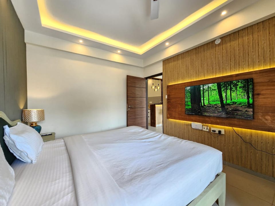 Bed, Photo of the whole room, Bedroom