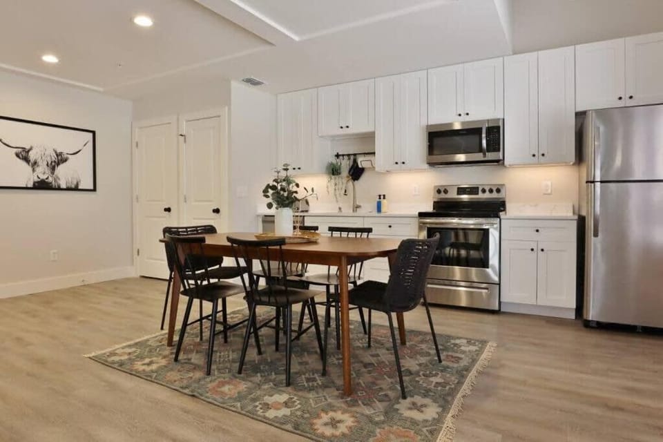 3 BR Urban Hideaway - Steps from Daily's TIAA Fld Apartment in Jacksonville