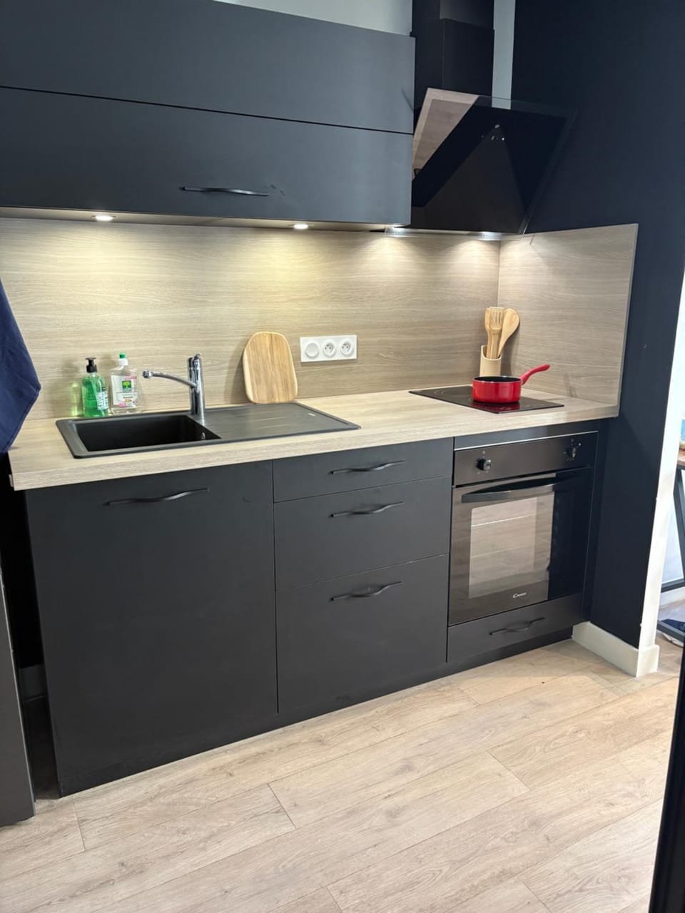 Kitchen or kitchenette