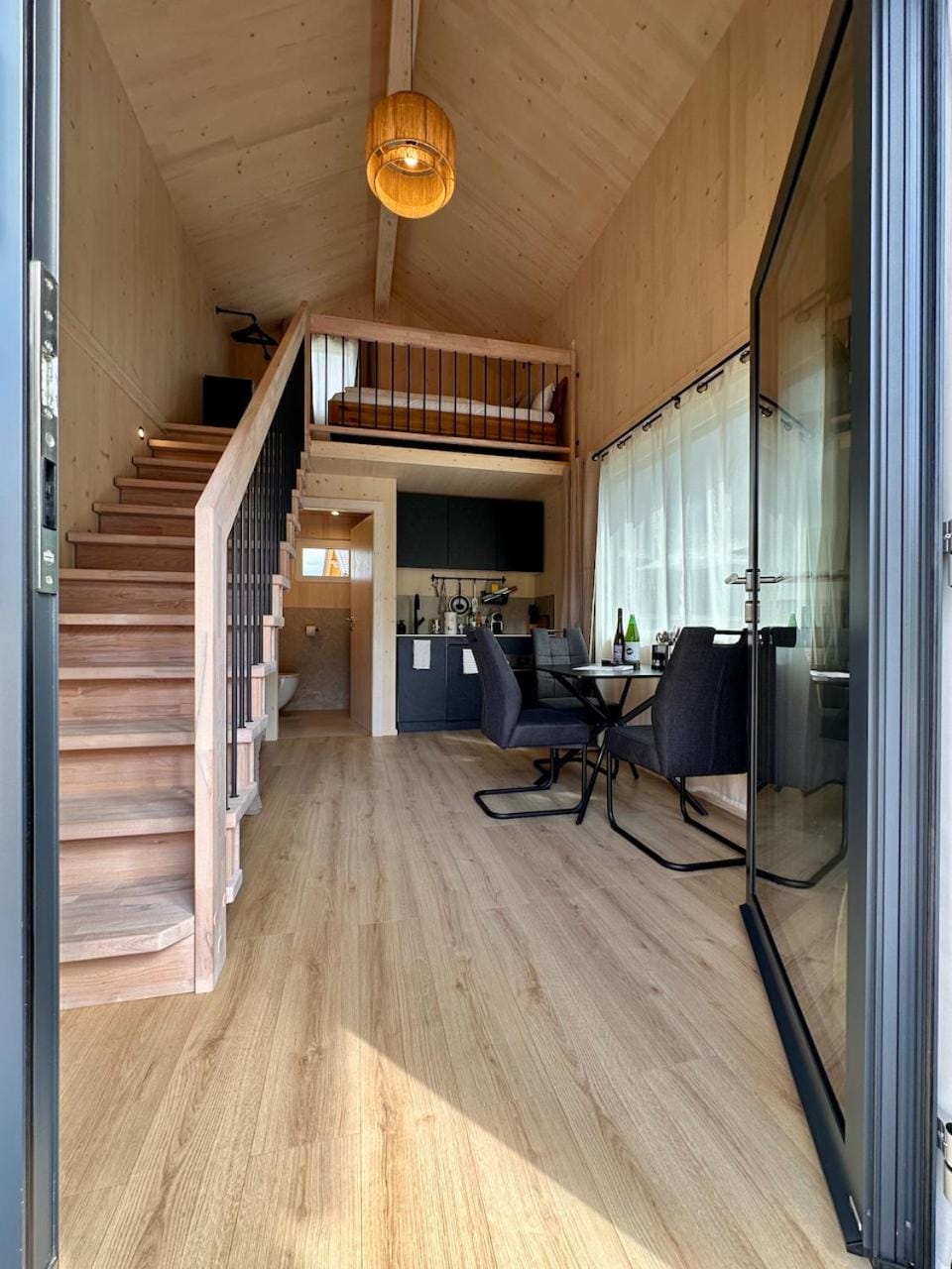 Living room, Photo of the whole room