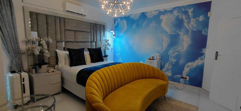 Bed, Photo of the whole room, Bedroom, air conditioner