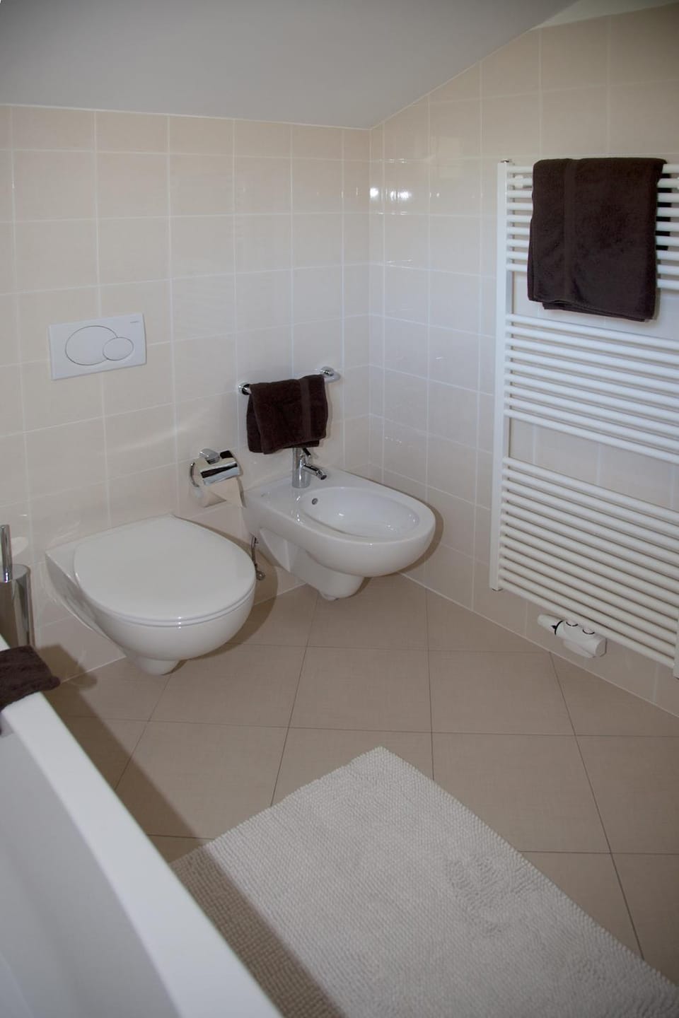 Toilet, Bathroom, towels