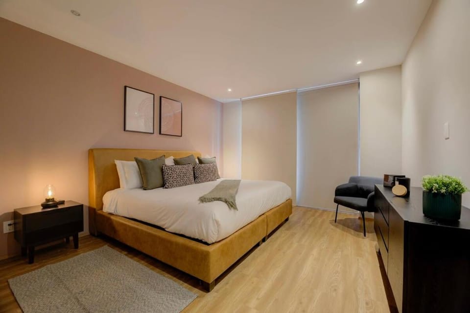 Capitalia Galileo 3BR Views Parking & Balcony Apartment in Mexico City