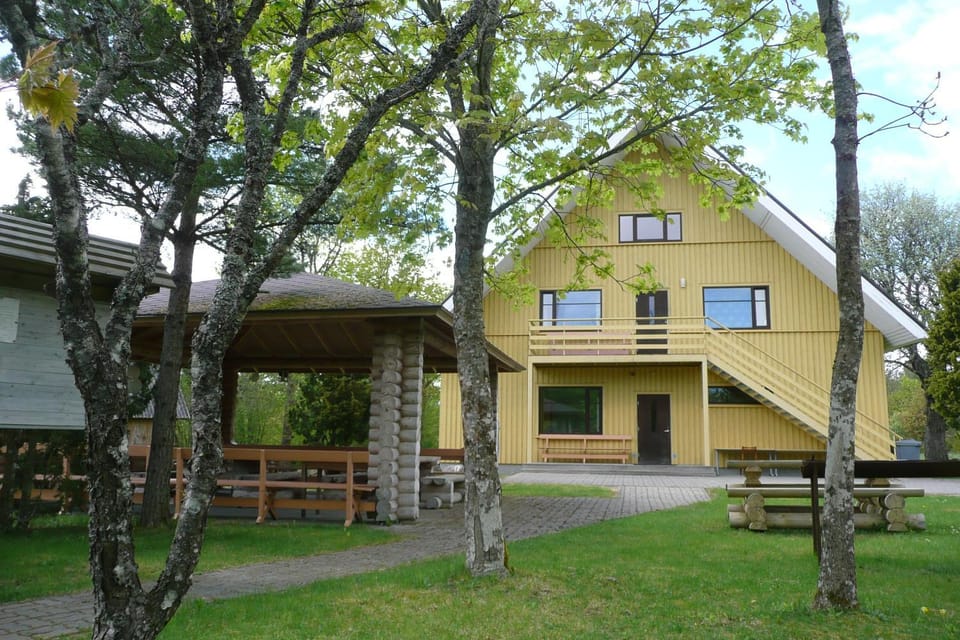 Patio, Facade/entrance, BBQ facilities, Seating area, Dining area