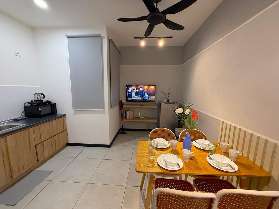 Kitchen or kitchenette, Living room, Dining area