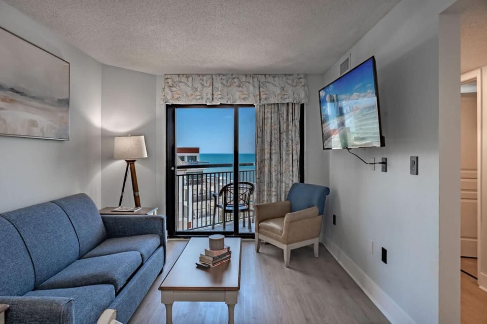Charming 1 BR Oceanview Condo for 4! Ocean Reef 825 House in Myrtle Beach