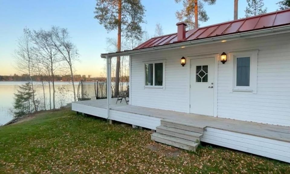 Property building, Natural landscape, Garden, Garden view, Lake view