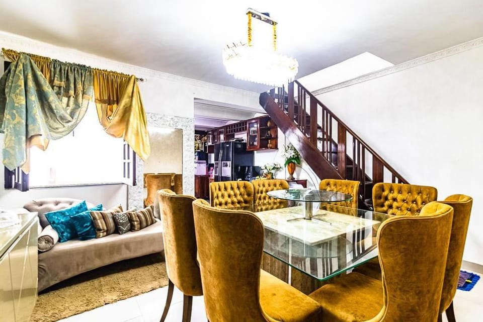 CASA CONFORTÁVEL, 5 SUITES e 1 QUARTO House in Belém