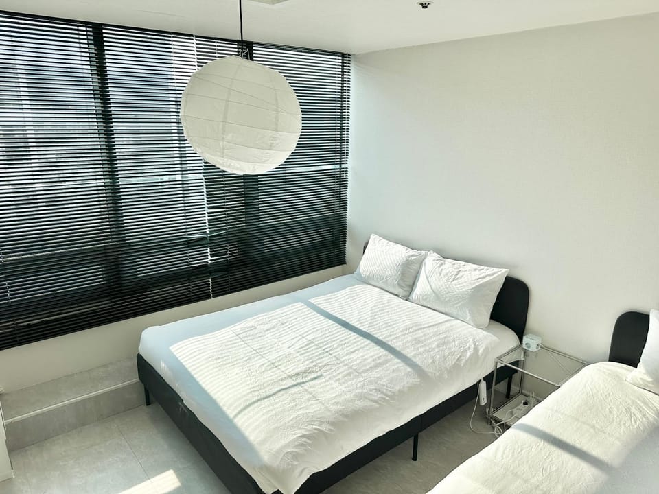 OREO CHACHA STAY - 1 min Walk to Hongdae Station - Free Luggage Storage Apartment in Seoul