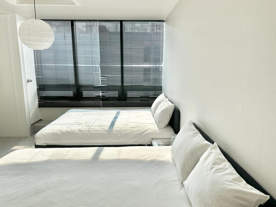 OREO CHACHA STAY - 1 min Walk to Hongdae Station - Free Luggage Storage Apartment in Seoul