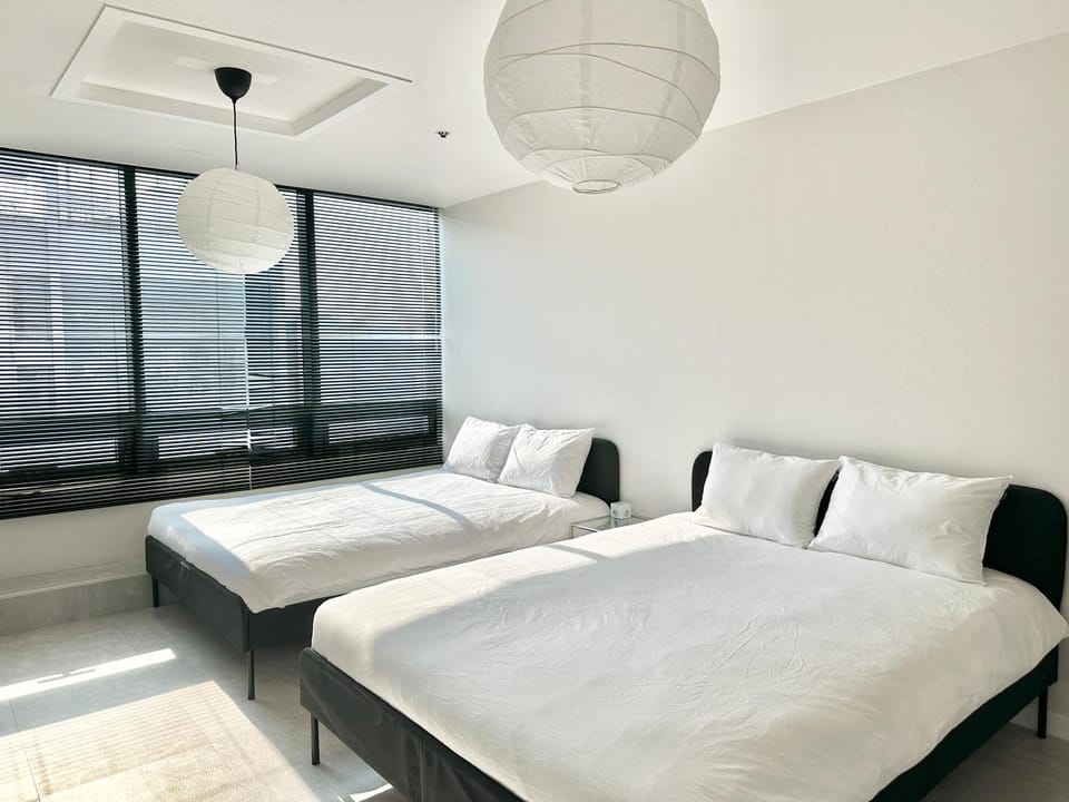 OREO CHACHA STAY - 1 min Walk to Hongdae Station - Free Luggage Storage Apartment in Seoul