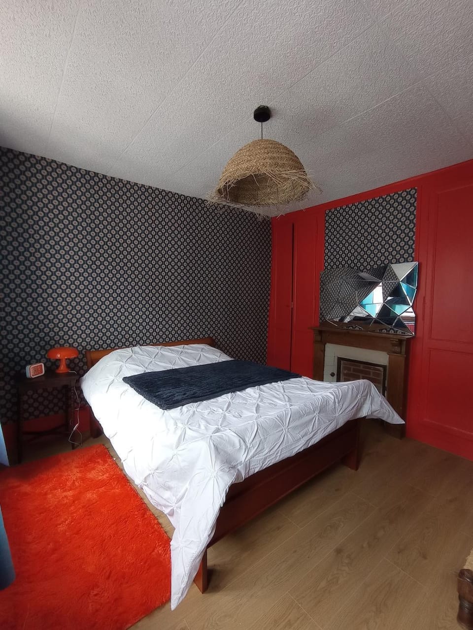 Bed, Photo of the whole room