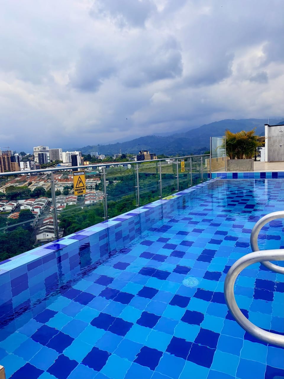 Hermoso apartamento nuevo en Laureles, norte de Armenia cerca al centro comercial portal del Quindio Apartment in Armenia