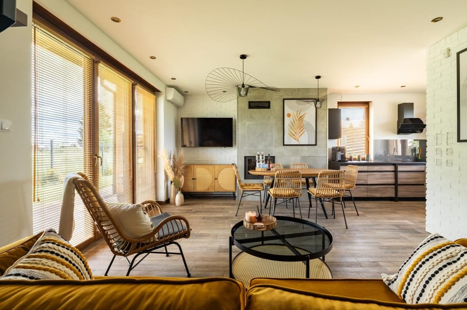 Communal lounge/ TV room, TV and multimedia, Seating area
