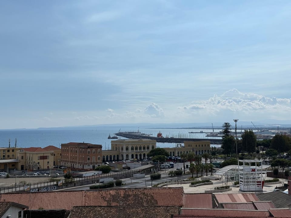 Nearby landmark, Neighbourhood, City view, Sea view