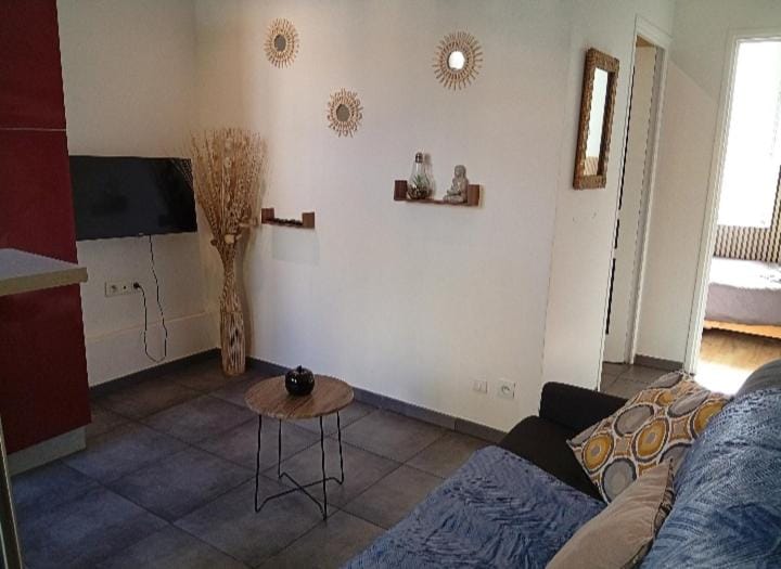 TV and multimedia, Living room, Seating area