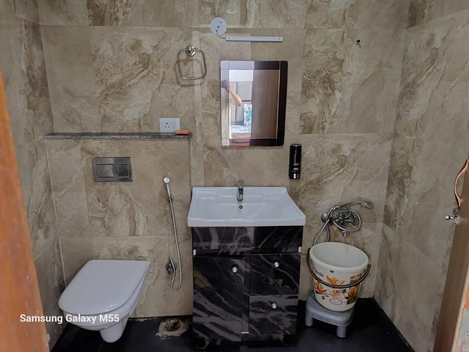 Hello Studio Bed and Breakfast in Noida
