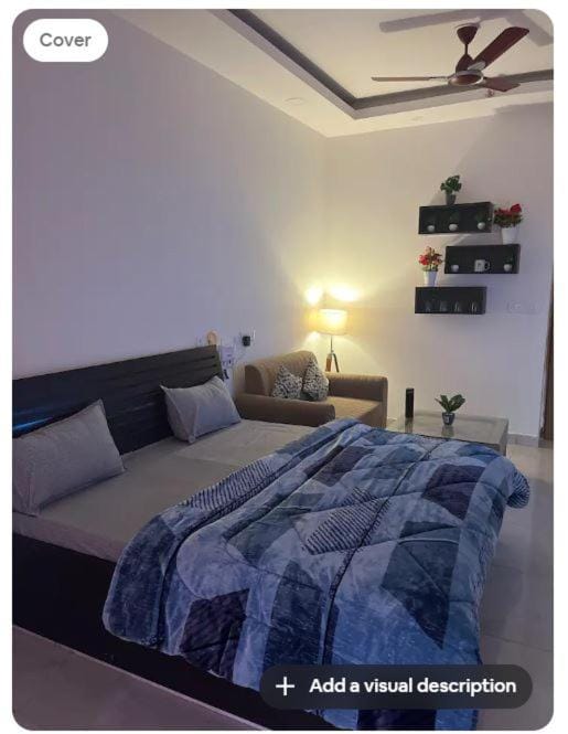 Hello Studio Bed and Breakfast in Noida