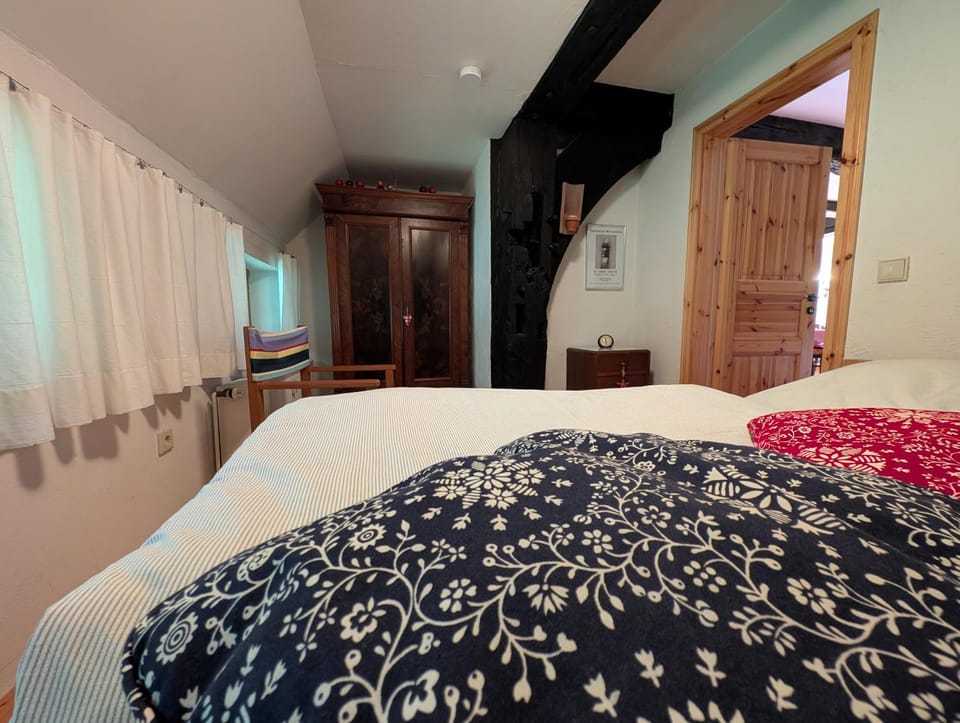 Bed, Photo of the whole room, Bedroom, wardrobe