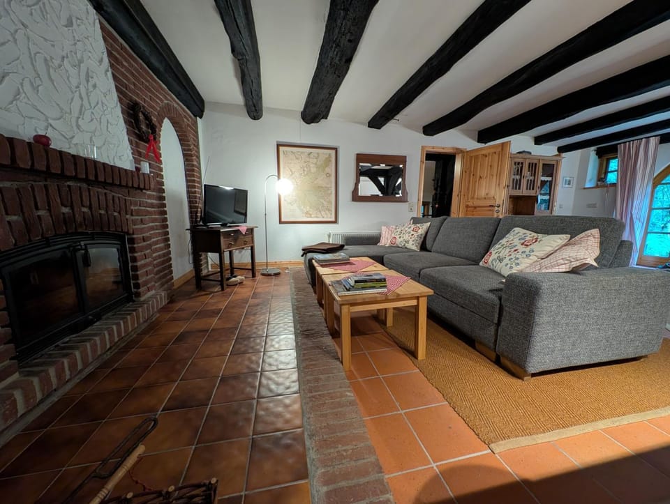 Communal lounge/ TV room, TV and multimedia, Living room, Evening entertainment