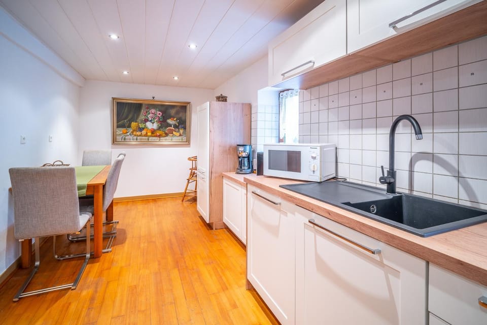 Kitchen or kitchenette, stove, kitchen