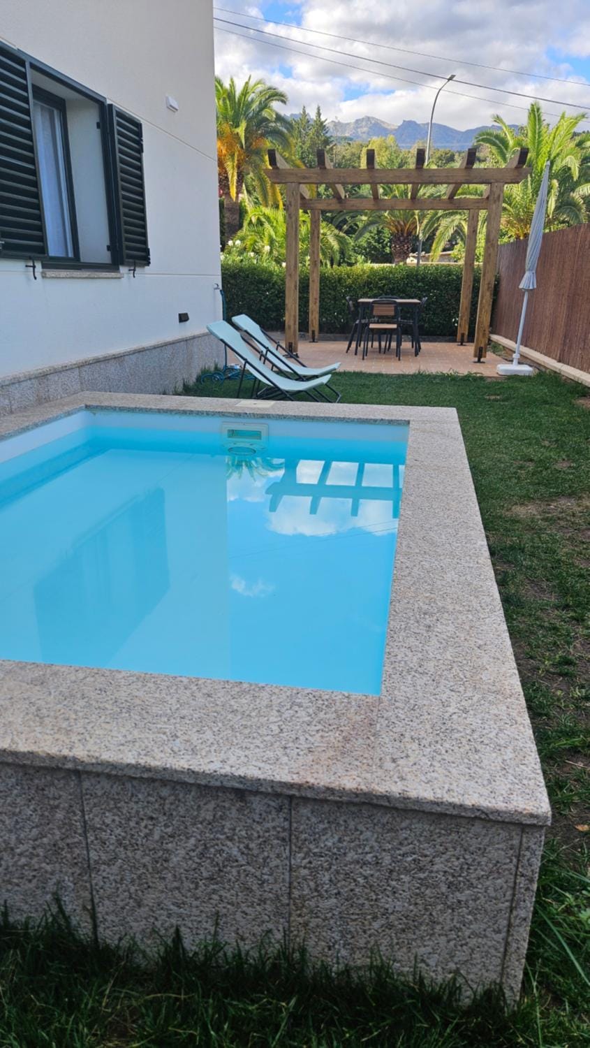 Swimming pool, Swimming pool